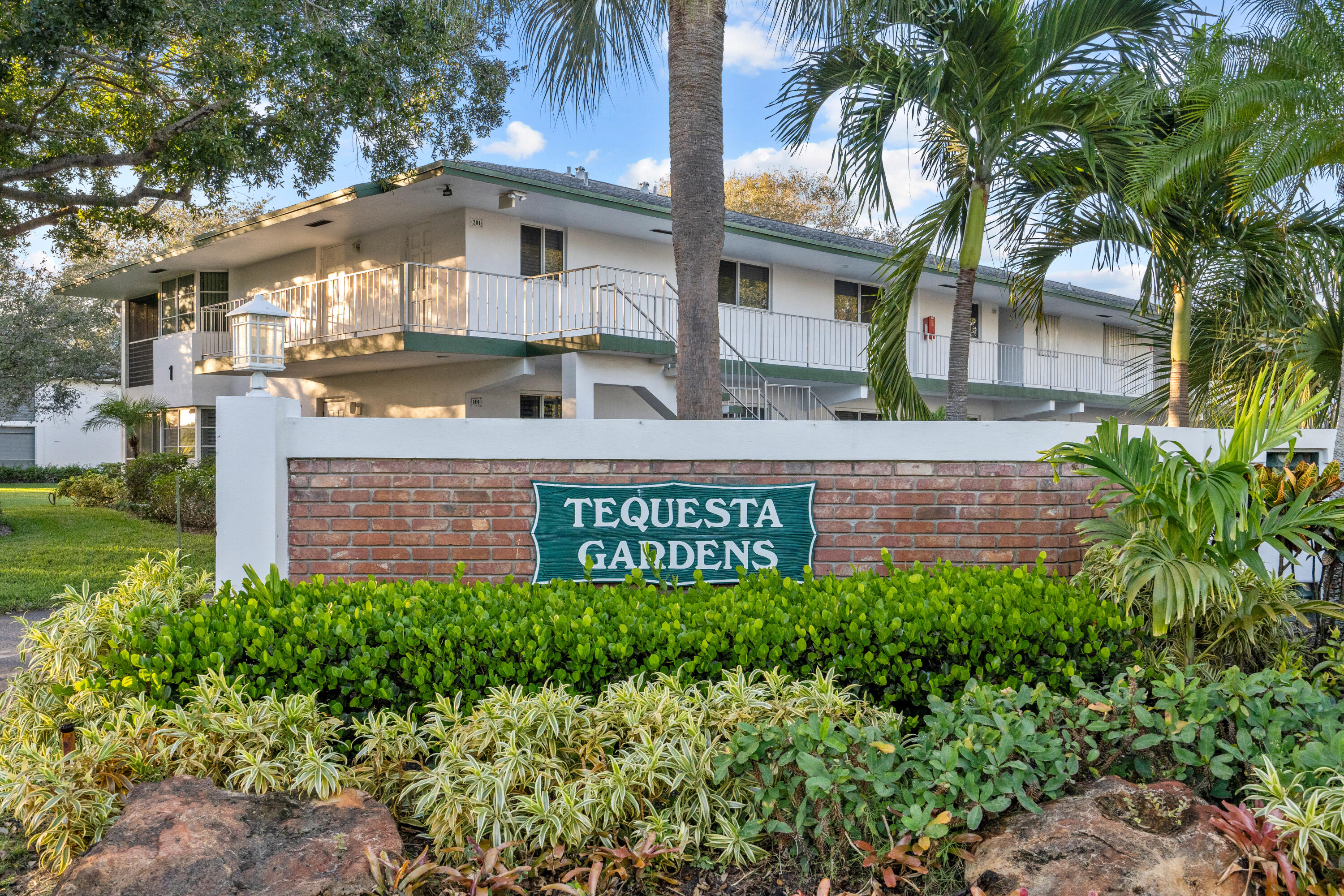 Photo 1 of 9 Garden Street 206J, Tequesta, Florida, $289,000, Web #: 11026346