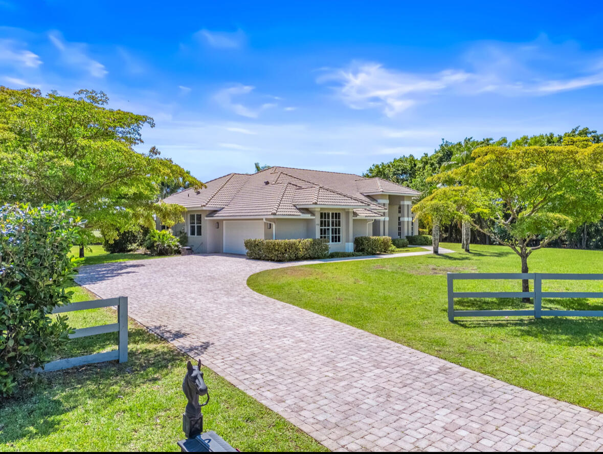3950 Fieldview Way, Wellington, Palm Beach County, Florida - 5 Bedrooms  
3 Bathrooms - 