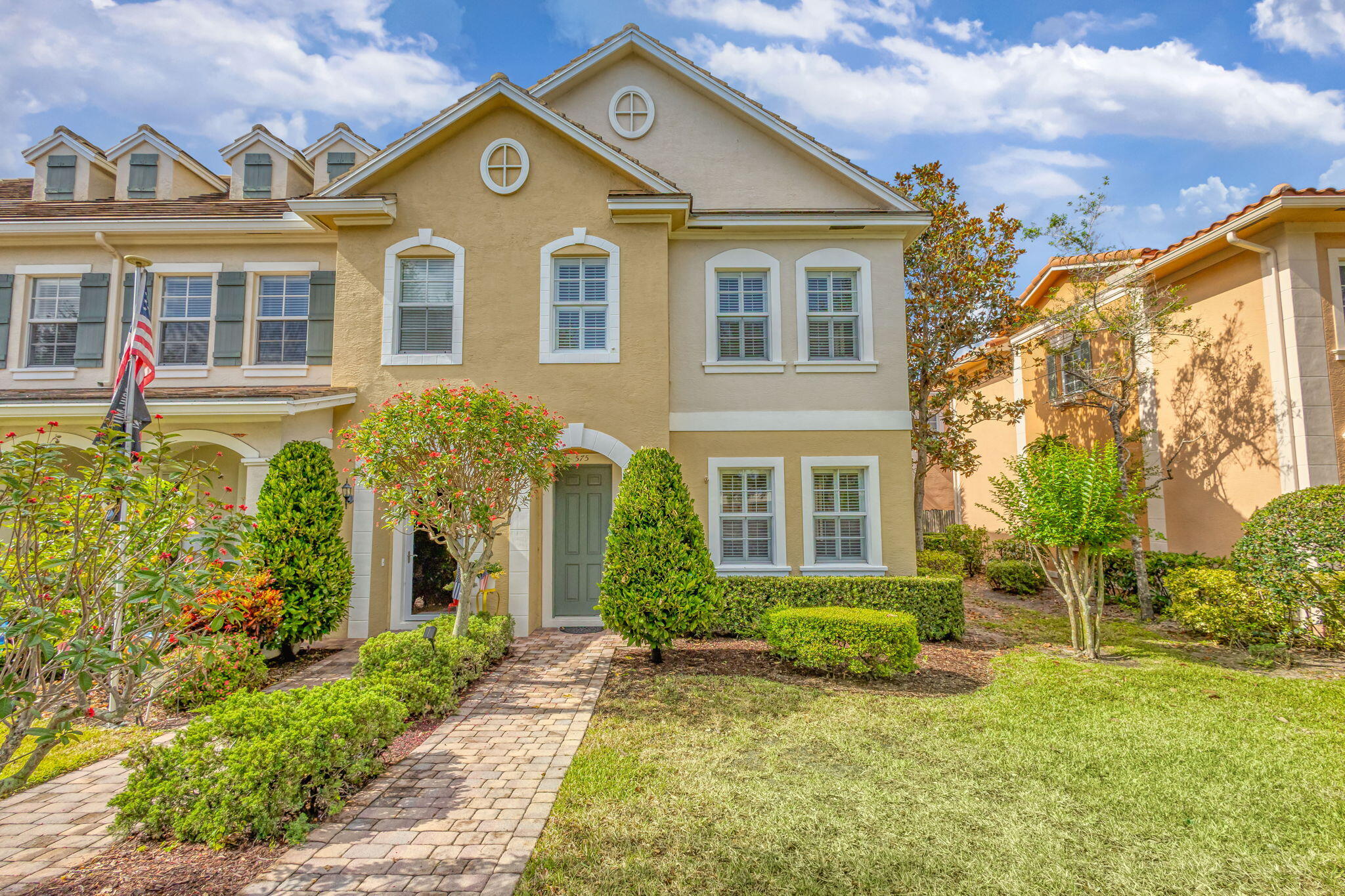 575 Dakota Drive, Jupiter, Palm Beach County, Florida - 3 Bedrooms  
2.5 Bathrooms - 