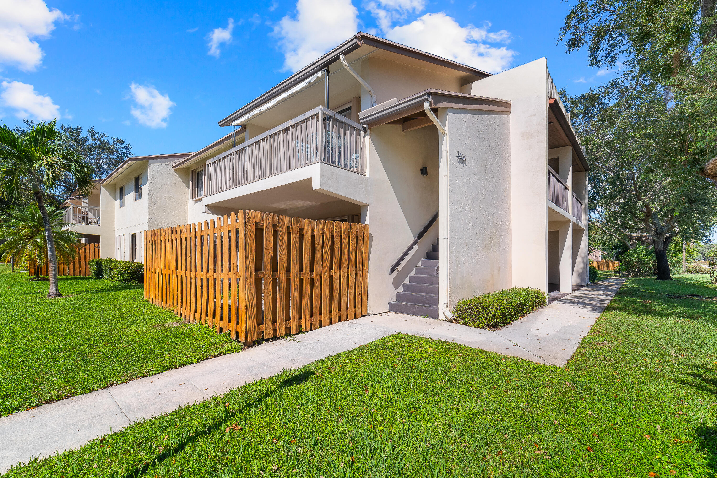 3404 E Gardens East Drive 25A, Palm Beach Gardens, Palm Beach County, Florida - 2 Bedrooms  
2 Bathrooms - 