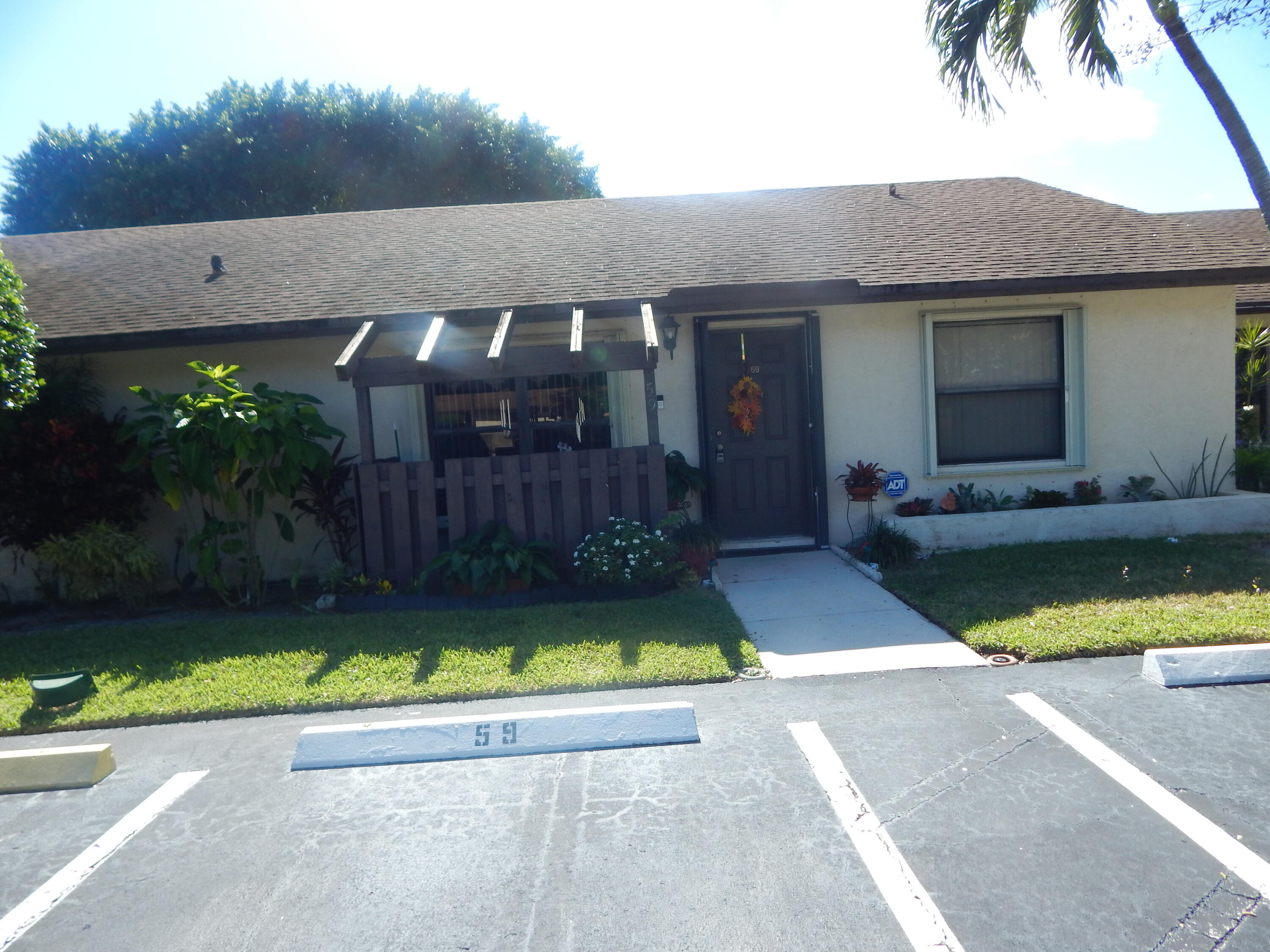 Property for Sale at 59 Via De Casas Norte, Boynton Beach, Palm Beach County, Florida - Bedrooms: 3 
Bathrooms: 2  - $295,000