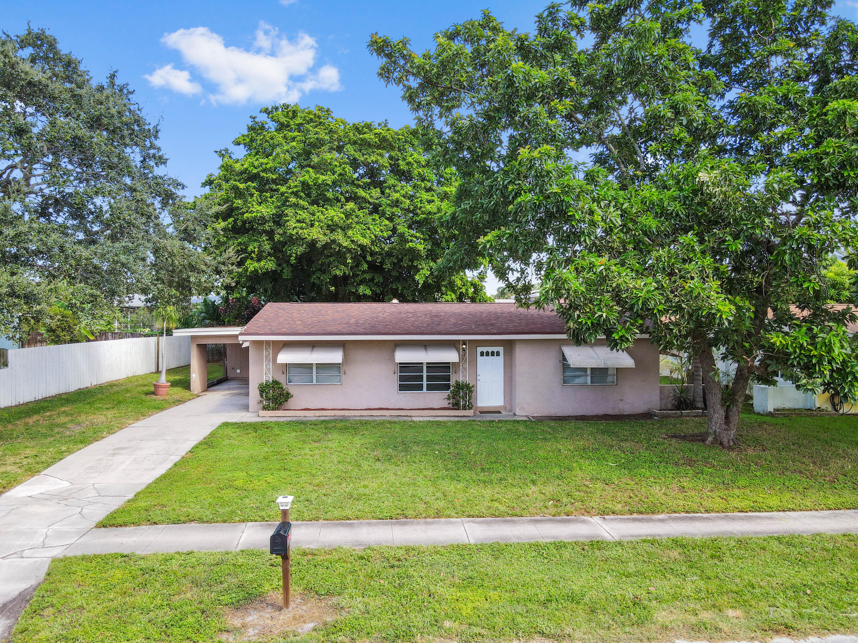 1514 Lee Court, Lake Worth, Palm Beach County, Florida - 3 Bedrooms  
2 Bathrooms - 