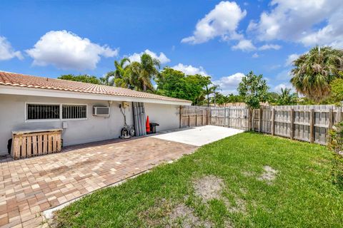 Tiny photo for 3792 NE 19th Avenue, Oakland Park, FL 33308 (MLS # RX-11093098)