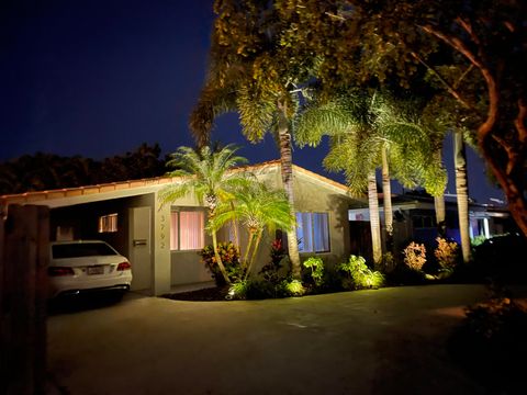Tiny photo for 3792 NE 19th Avenue, Oakland Park, FL 33308 (MLS # RX-11093098)