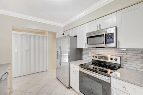 Tiny photo for 3792 NE 19th Avenue, Oakland Park, FL 33308 (MLS # RX-11093098)