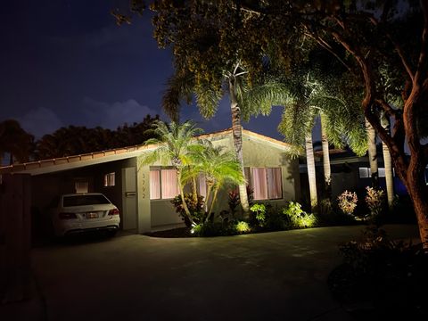 Tiny photo for 3792 NE 19th Avenue, Oakland Park, FL 33308 (MLS # RX-11093098)