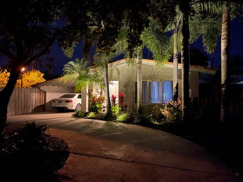 Tiny photo for 3792 NE 19th Avenue, Oakland Park, FL 33308 (MLS # RX-11093098)