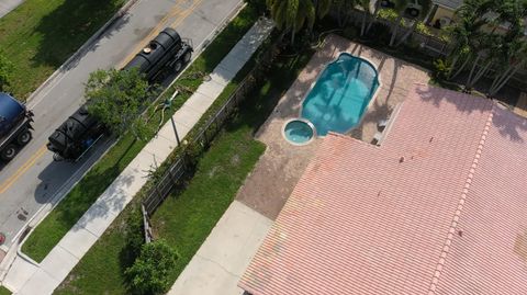 Tiny photo for 3792 NE 19th Avenue, Oakland Park, FL 33308 (MLS # RX-11093098)