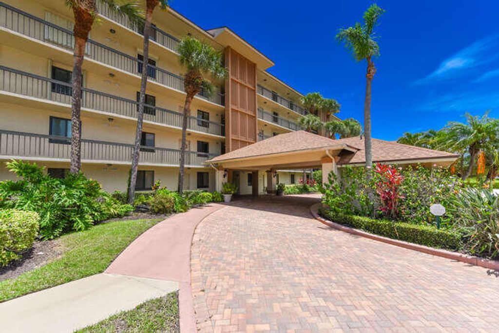 Photo of 2301 Marina Isle Way #203, Jupiter, FL 33477 (MLS # RX-11107426)
