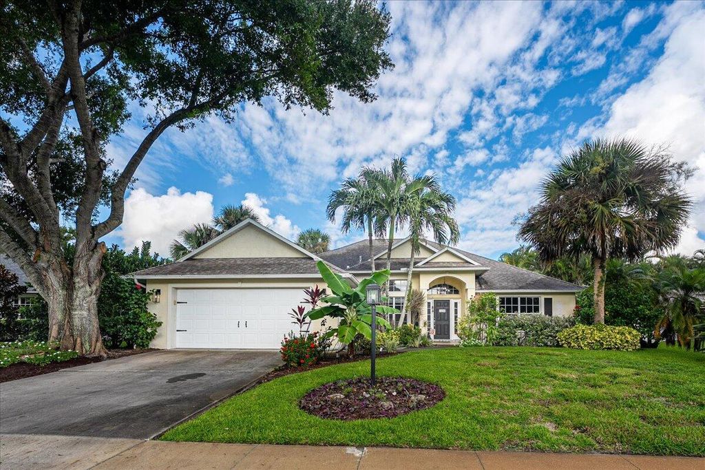 Photo of 109 39th Drive, Vero Beach, FL 32968 (MLS # RX-11128669)