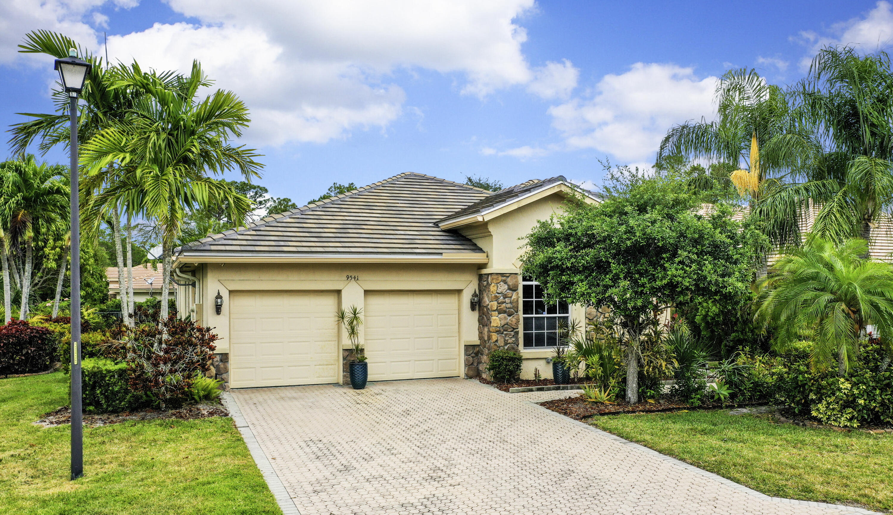 Property for Sale at 9541 Osprey Isles Boulevard, Palm Beach Gardens, Palm Beach County, Florida - Bedrooms: 4 
Bathrooms: 3  - $899,000