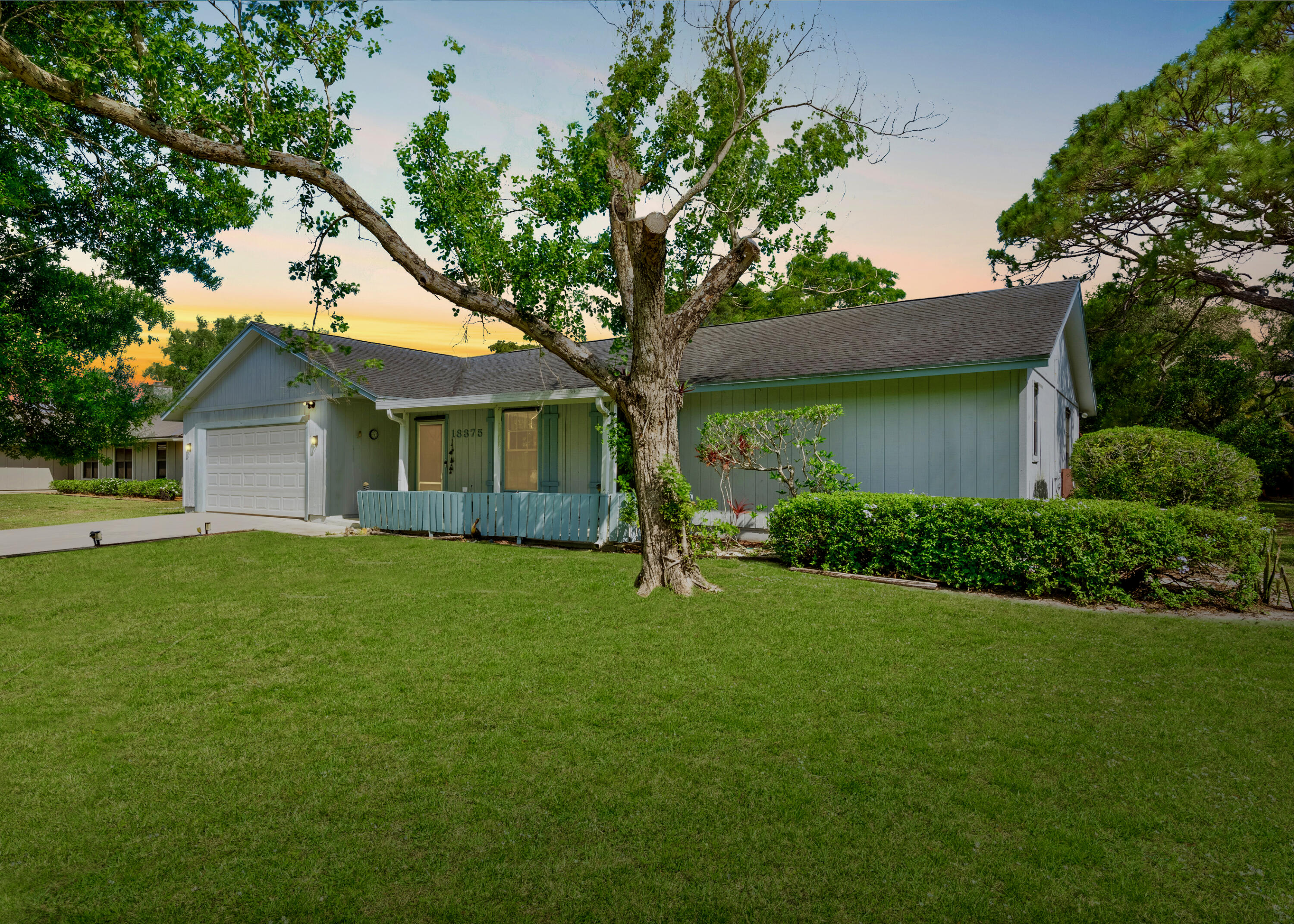 Property for Sale at 18375 Oak Leaf Court, Jupiter, Palm Beach County, Florida - Bedrooms: 3 
Bathrooms: 2  - $779,000