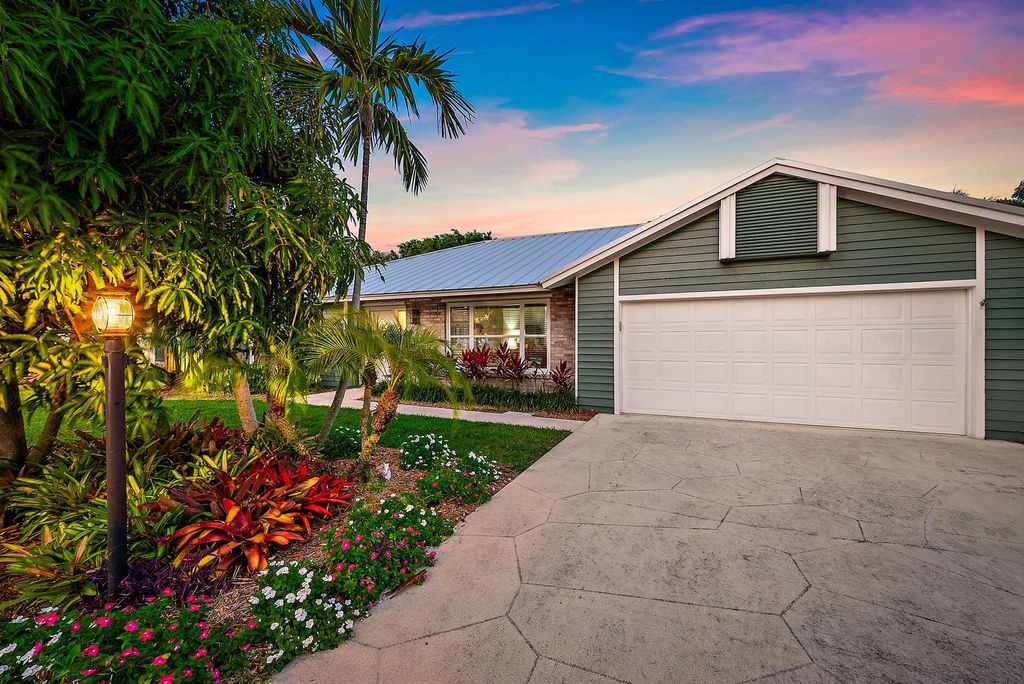 Photo of 2590 Monaco Terrace, Palm Beach Gardens, FL 33410 (MLS # RX-11092922)