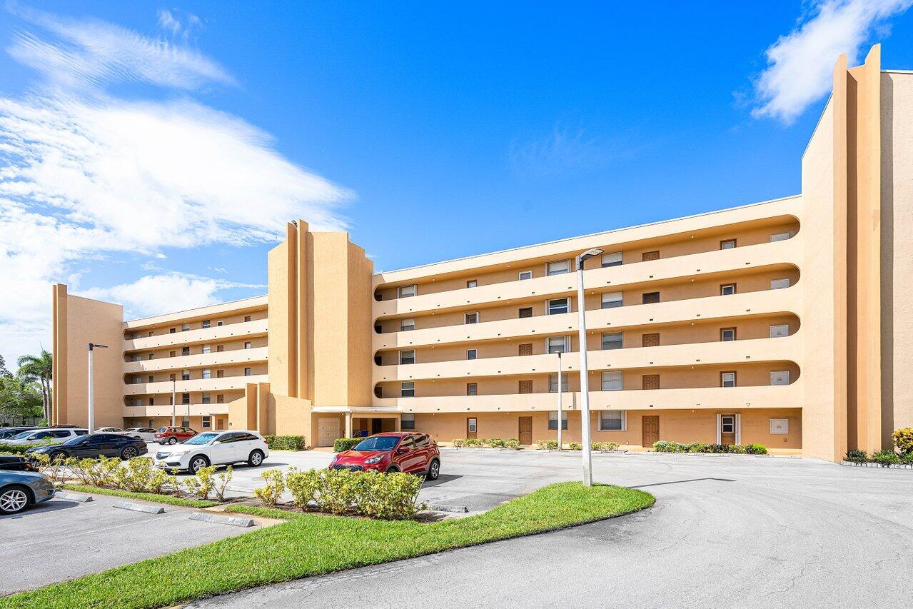 Property for Sale at 5301 Nw 2nd Avenue 302, Boca Raton, Palm Beach County, Florida - Bedrooms: 2 
Bathrooms: 2  - $299,900