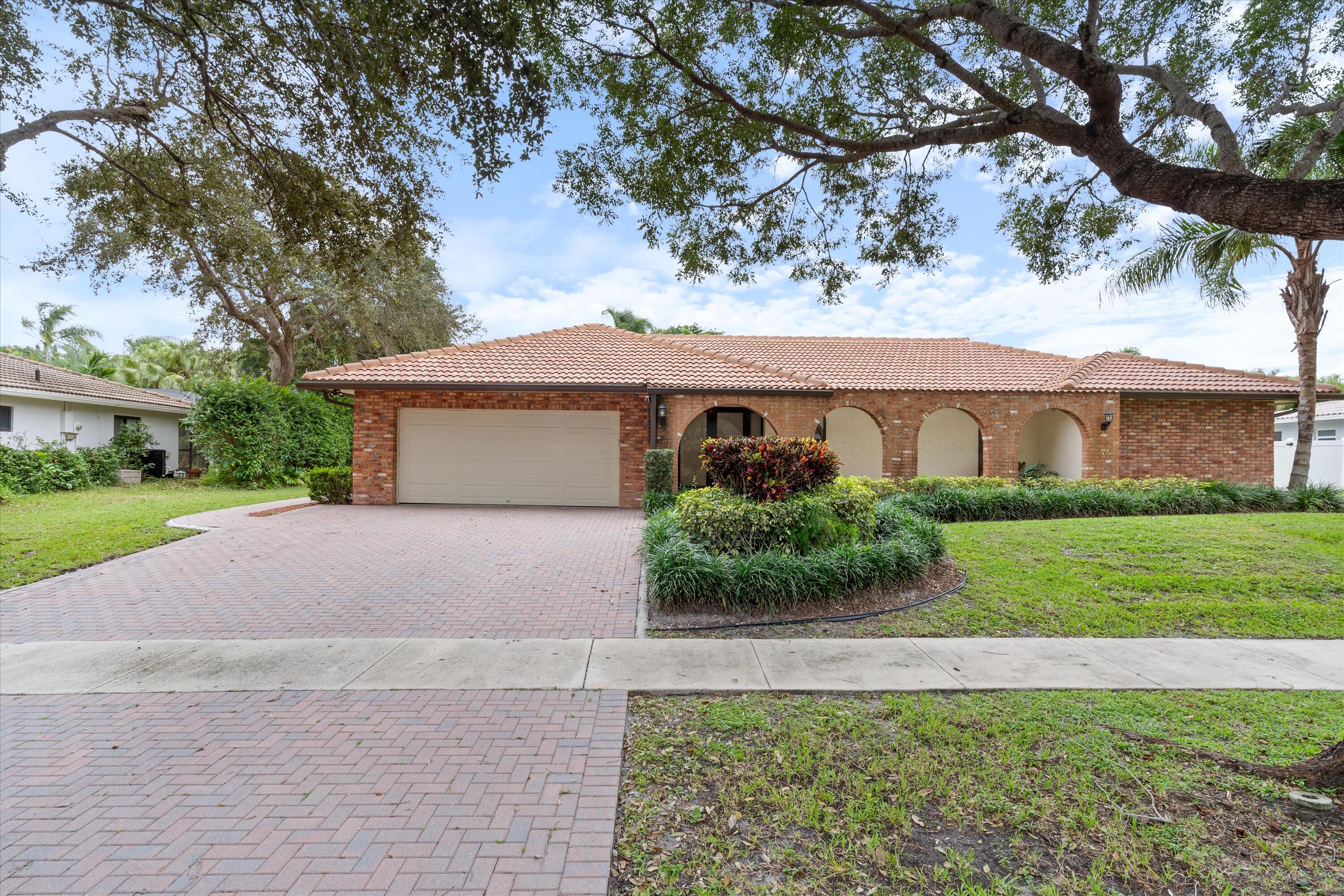 6834 Entrada Place, Boca Raton, Palm Beach County, Florida - 4 Bedrooms  
3 Bathrooms - 