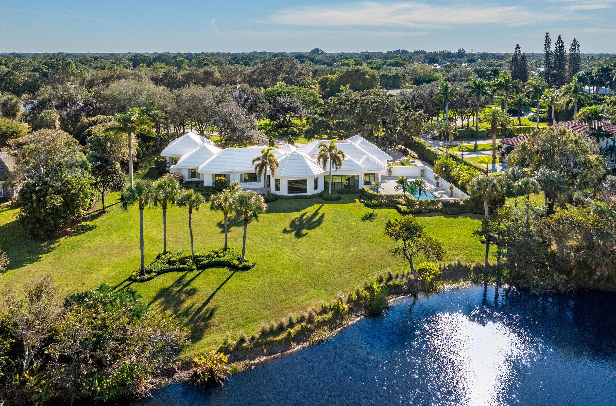 39 Country Road, Village Of Golf, Palm Beach County, Florida - 5 Bedrooms  
4.5 Bathrooms - 