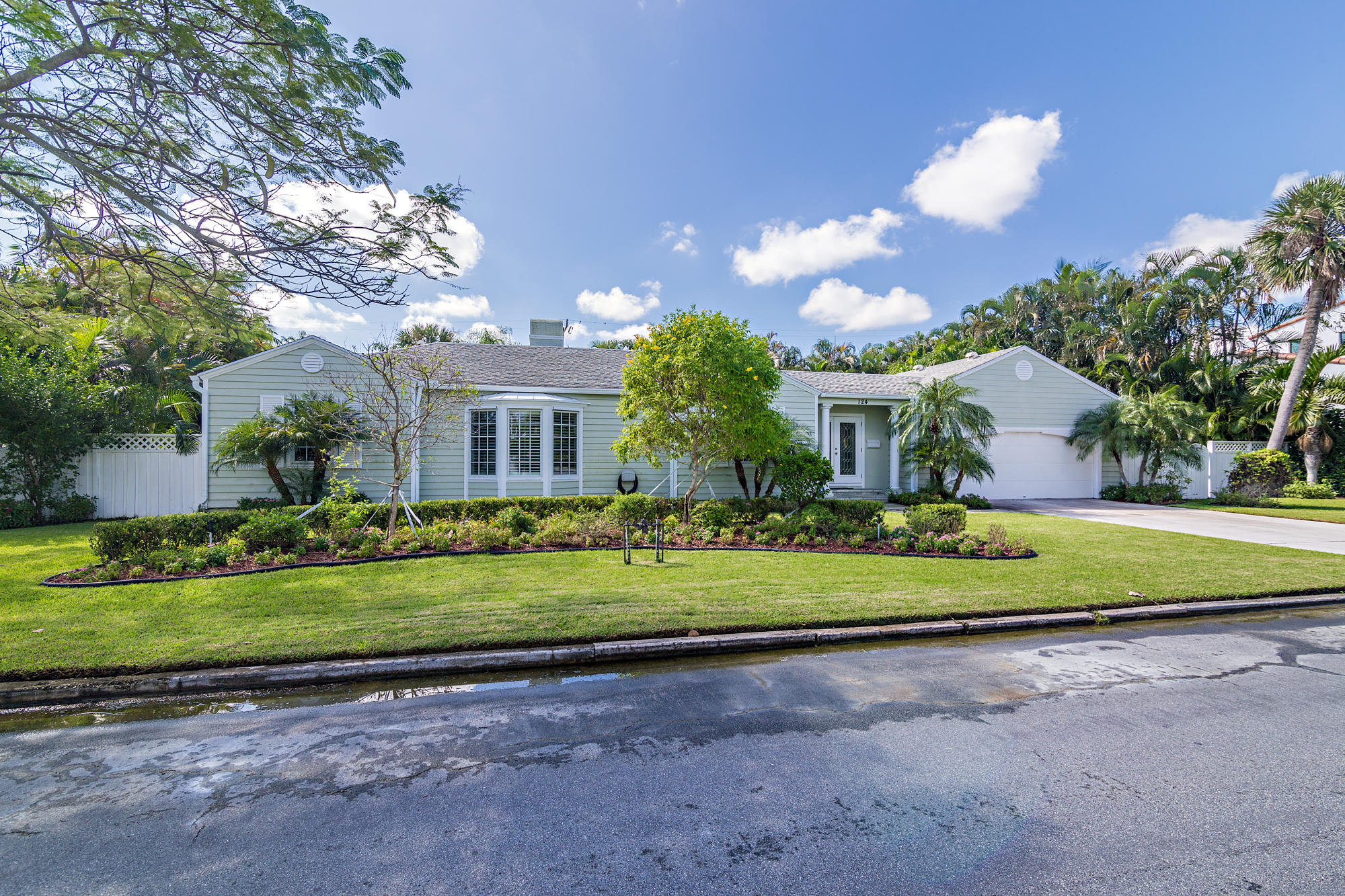 Photo 1 of 124 Santa Lucia Drive, West Palm Beach, Florida, $1,350,000, Web #: 10663248