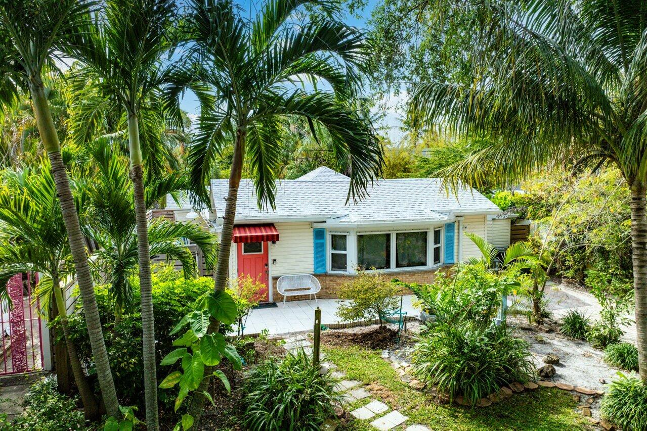 321 N Lakeside Drive, Lake Worth Beach, Palm Beach County, Florida - 2 Bedrooms  
2 Bathrooms - 