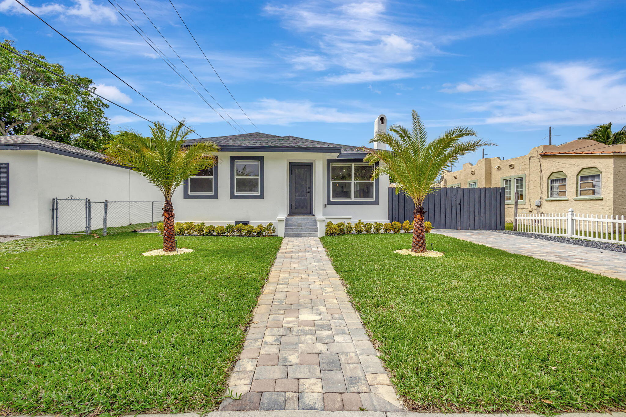 5911 N Flagler Drive, West Palm Beach, Palm Beach County, Florida - 3 Bedrooms  
2 Bathrooms - 