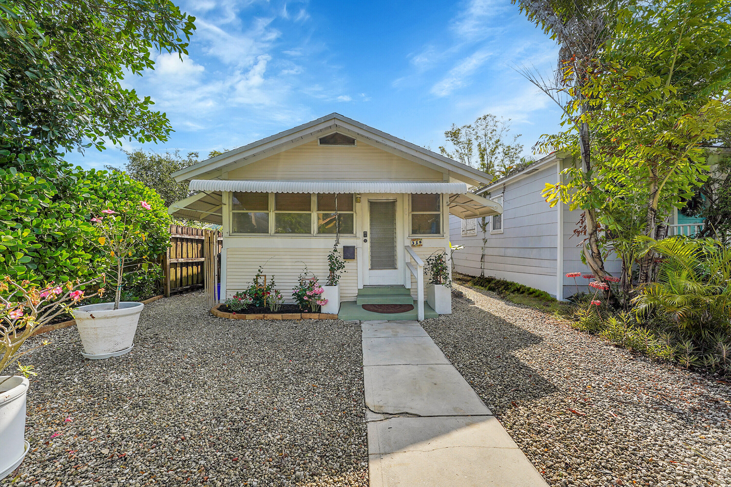 Property for Sale at 318 N K Street, Lake Worth Beach, Palm Beach County, Florida - Bedrooms: 2 
Bathrooms: 1  - $390,000