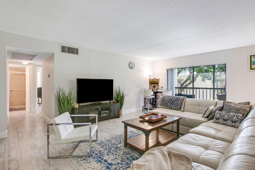 Photo of 150 Pineview Road #C6, Jupiter, FL 33469 (MLS # RX-10860714)