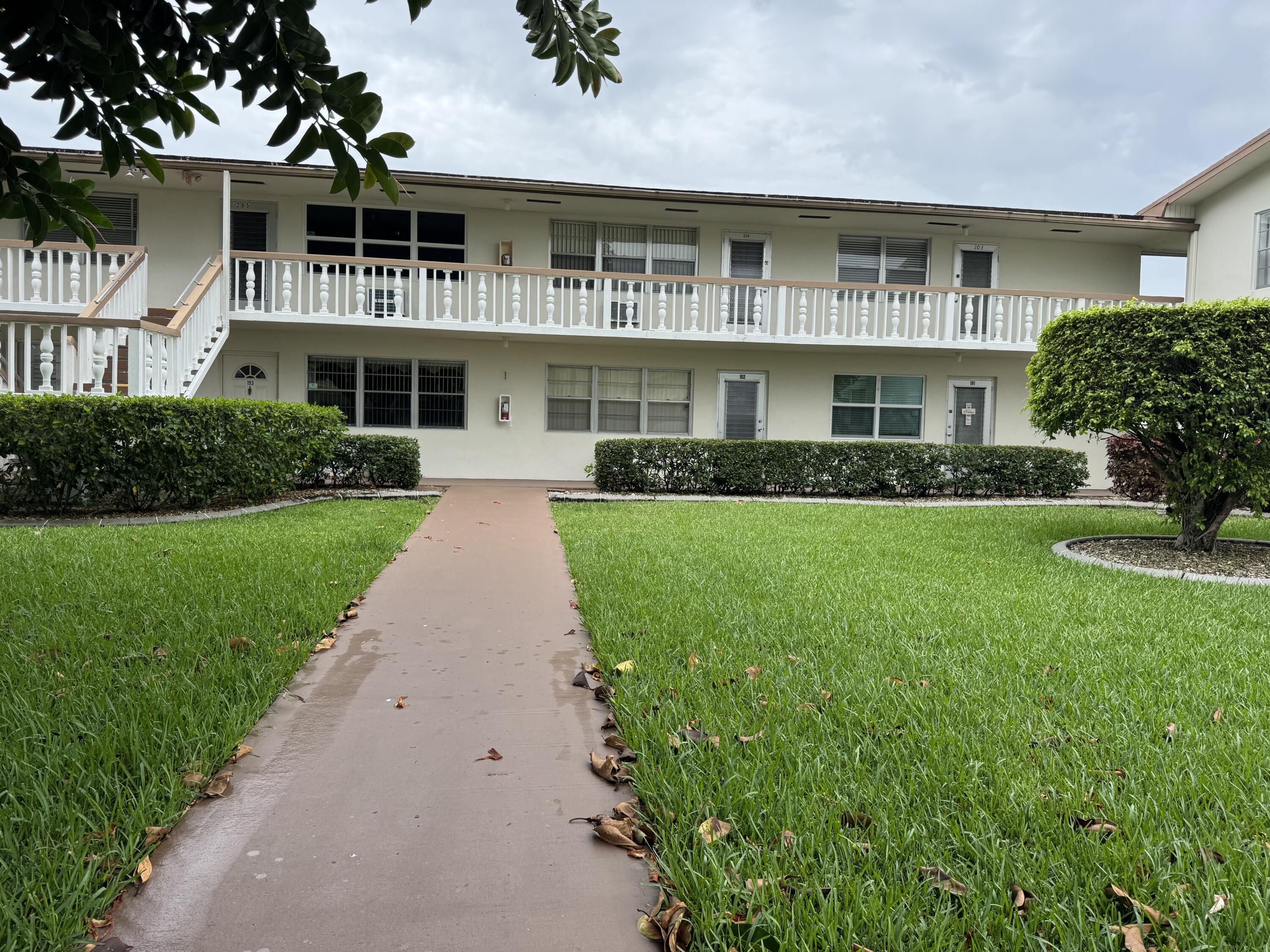 Property for Sale at 203 S Windsor I 203, West Palm Beach, Palm Beach County, Florida - Bedrooms: 2 
Bathrooms: 1.5  - $269,000