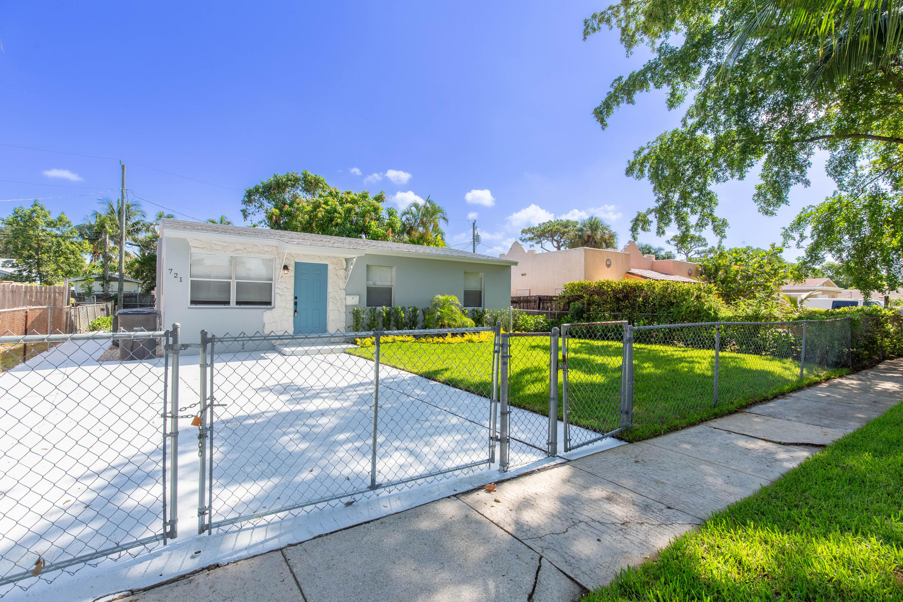 Property for Sale at 721 Nathan Hale Road, West Palm Beach, Palm Beach County, Florida - Bedrooms: 3 
Bathrooms: 1  - $499,999