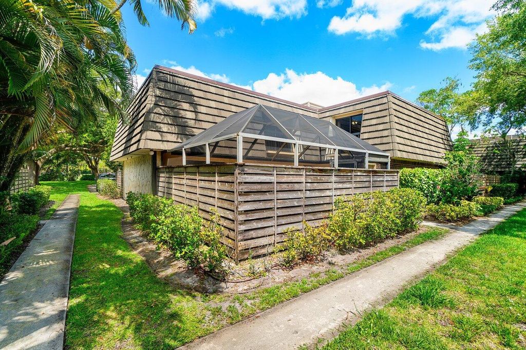 Photo of 1311 13th Terrace, Palm Beach Gardens, FL 33418 (MLS # RX-11092698)