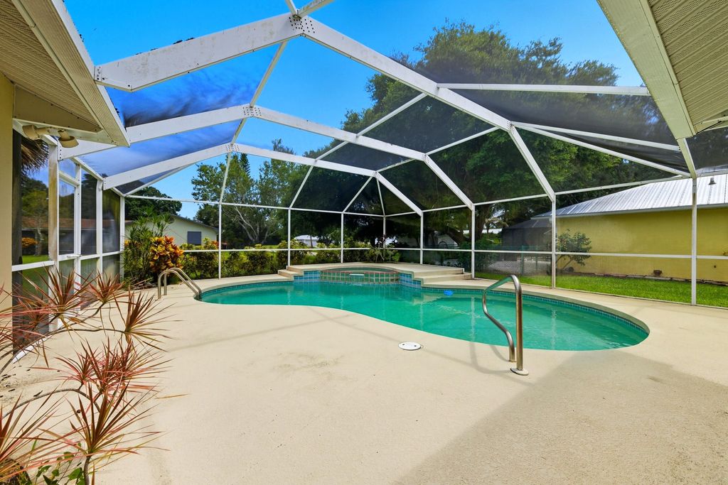 Photo of 1316 41st Avenue, Vero Beach, FL 32960 (MLS # RX-11122495)