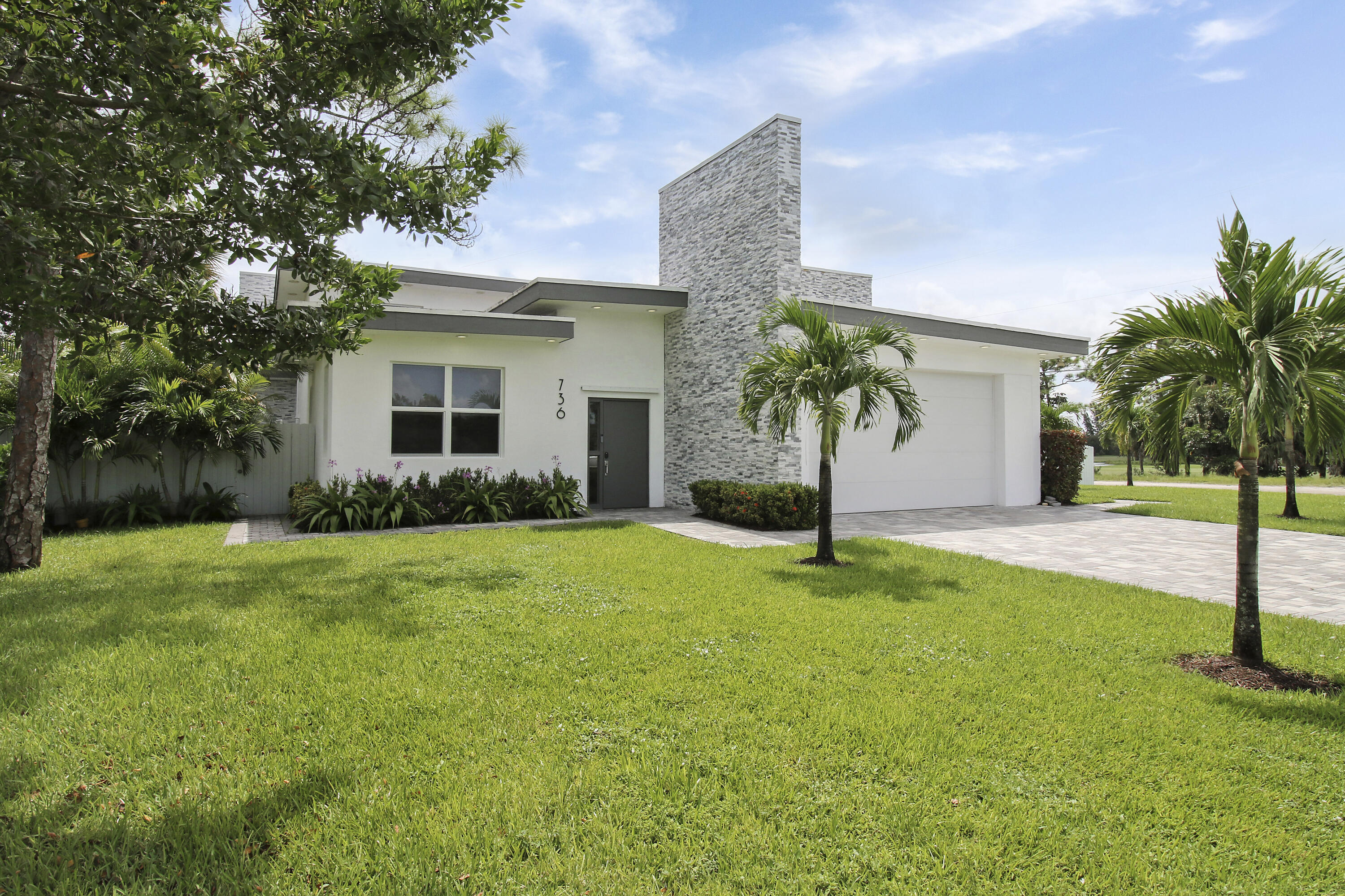 736 Marshall Road, West Palm Beach, Palm Beach County, Florida - 4 Bedrooms  
3.5 Bathrooms - 