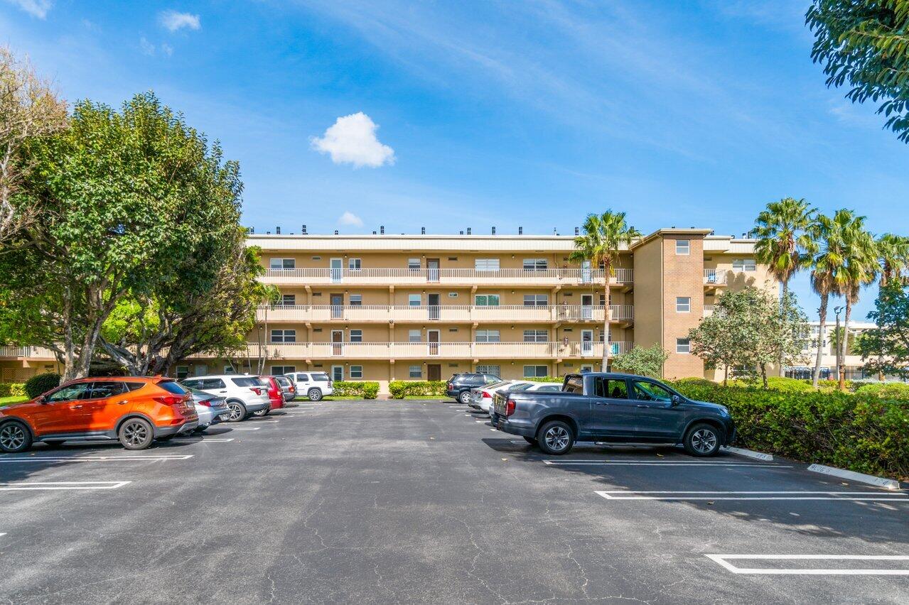 Property for Sale at 2400 Ne 1st Lane 4150, Boynton Beach, Palm Beach County, Florida - Bedrooms: 2 
Bathrooms: 2  - $99,000