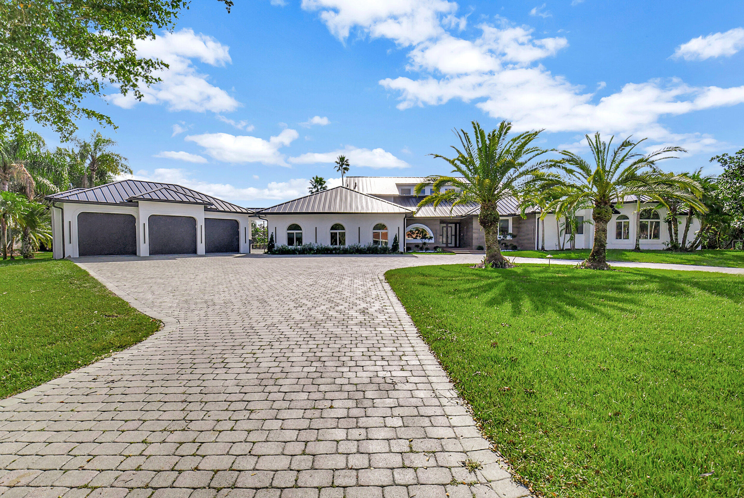 Property for Sale at 10232 Avenida Del Rio, Delray Beach, Palm Beach County, Florida - Bedrooms: 5 
Bathrooms: 5.5  - $2,600,000