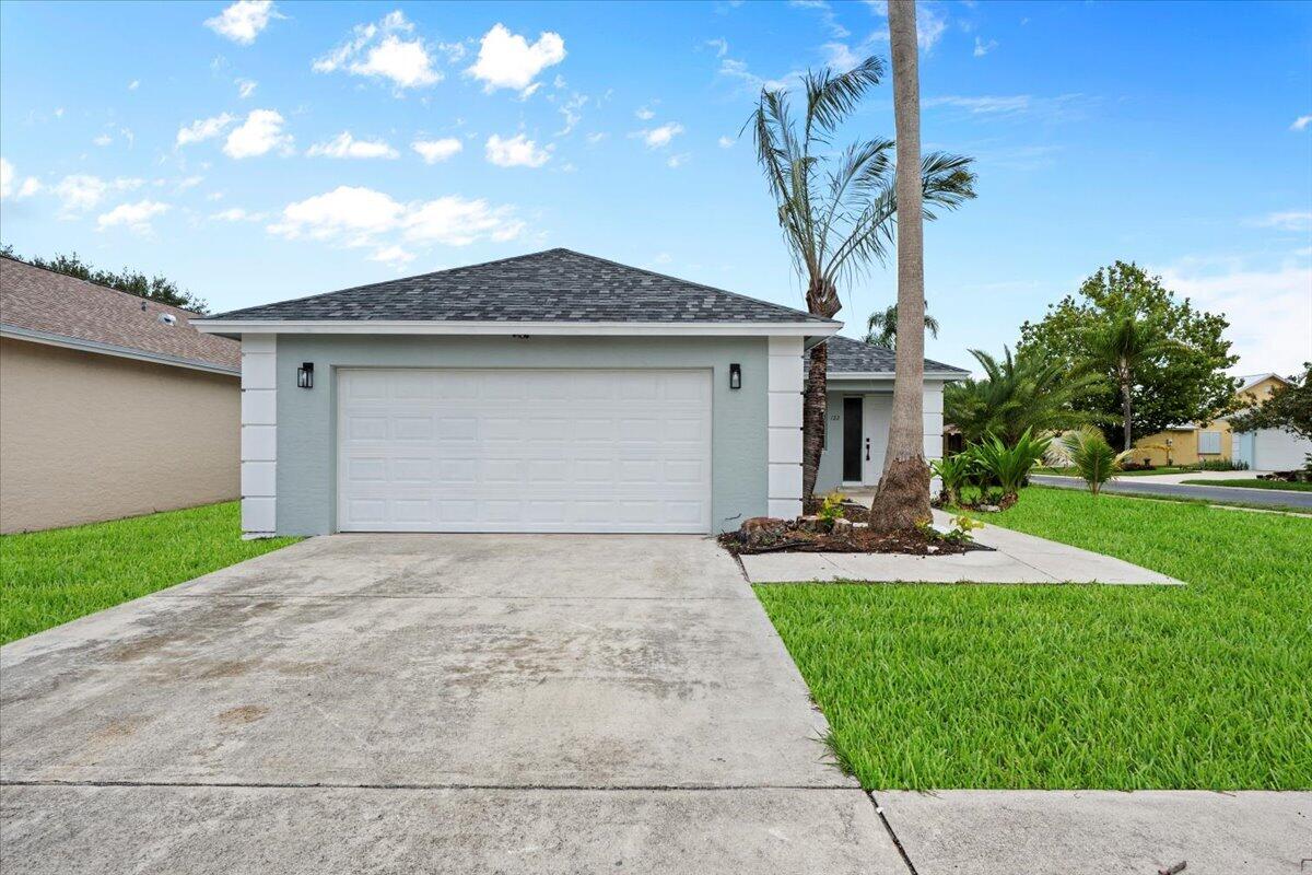 122 Wandering Trail, Jupiter, Palm Beach County, Florida - 3 Bedrooms  
2 Bathrooms - 