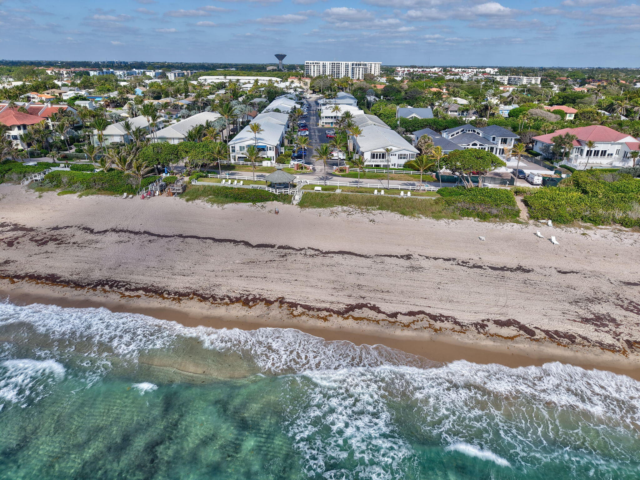 Property for Sale at 5505 N Ocean Blvd Blvd 8-202, Ocean Ridge, Palm Beach County, Florida - Bedrooms: 2 
Bathrooms: 1.5  - $265,000