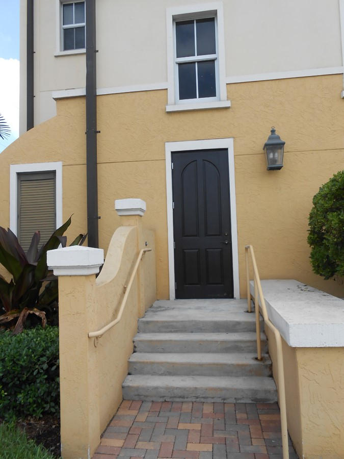 Photo 1 of 3960 N Flagler Drive 205, West Palm Beach, Florida, $1,795, Web #: 10244603