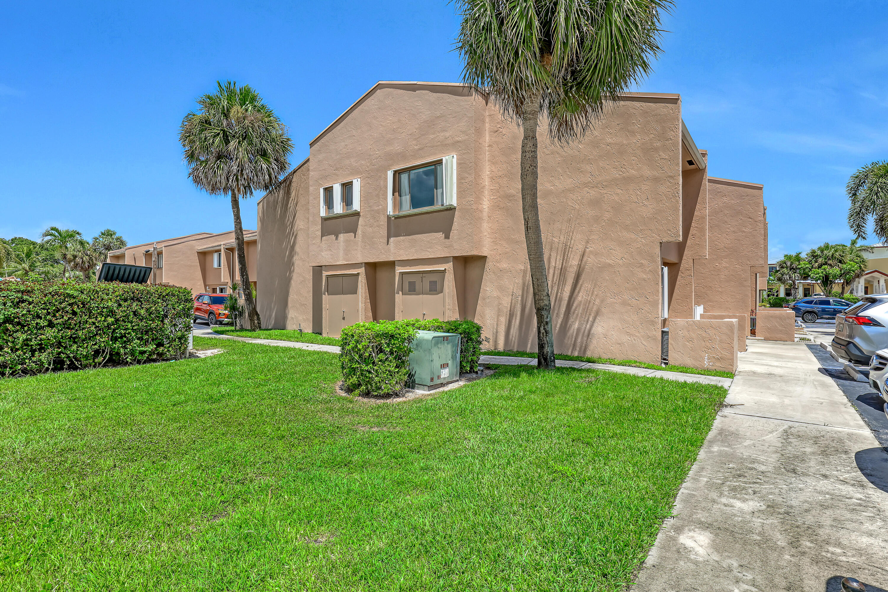 Property for Sale at 139 Sparrow Drive 2A, Royal Palm Beach, Palm Beach County, Florida - Bedrooms: 3 
Bathrooms: 2.5  - $294,900