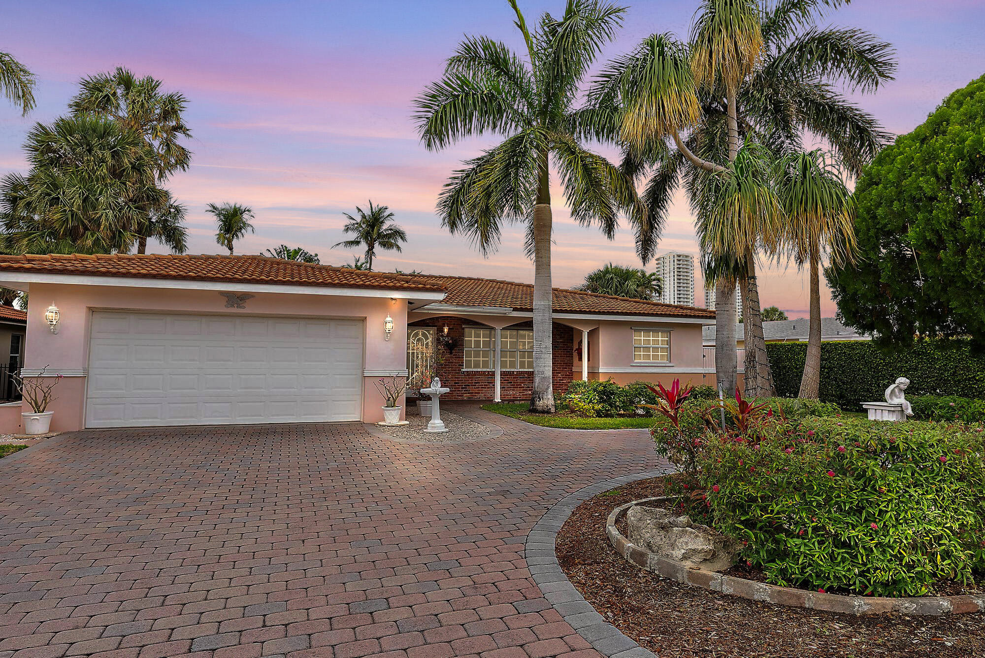 307 Bamboo Road, Palm Beach Shores, Palm Beach County, Florida - 3 Bedrooms  
2 Bathrooms - 