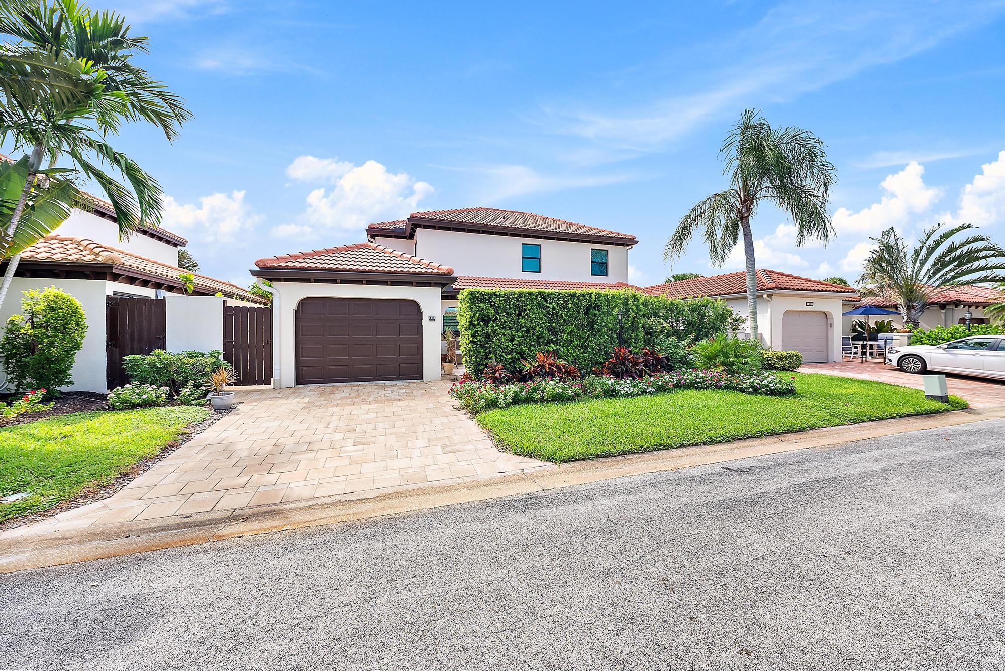 1484 Via Del Sol, Jupiter, Palm Beach County, Florida - 3 Bedrooms  
2.5 Bathrooms - 