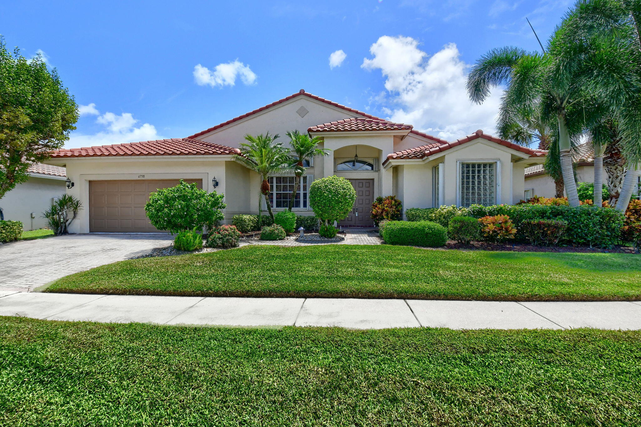 6738 Treves Way, Boynton Beach, Palm Beach County, Florida - 3 Bedrooms  
2.5 Bathrooms - 