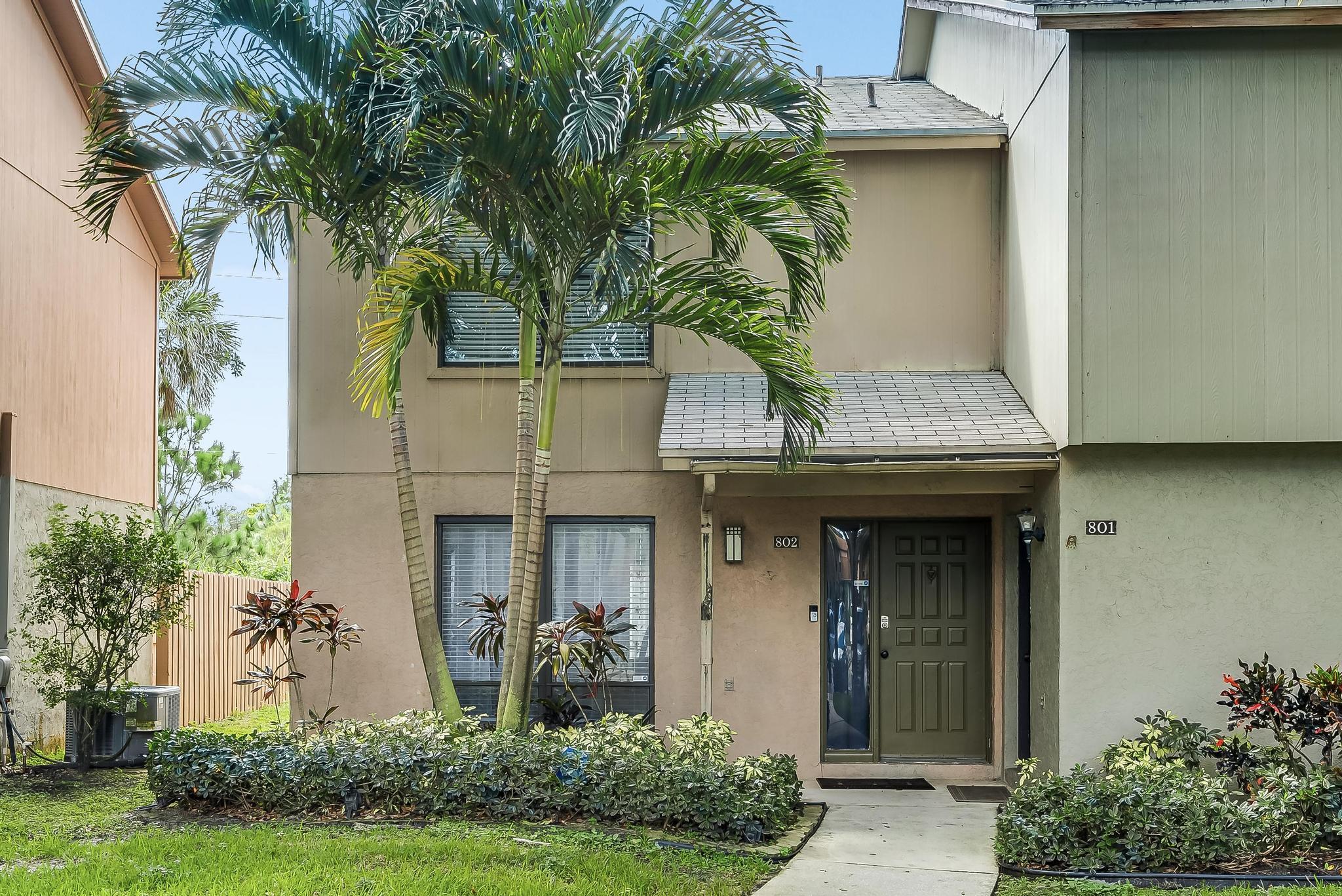 802 Sandtree Drive 802, Palm Beach Gardens, Palm Beach County, Florida - 3 Bedrooms  
2.5 Bathrooms - 