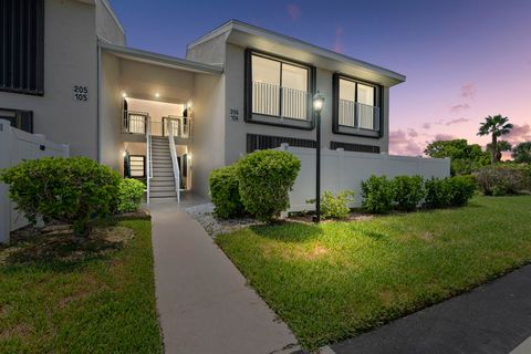 Photo of 3207 S Lakeview Circle #6206, Fort Pierce, FL 34949 (MLS # RX-11116276)