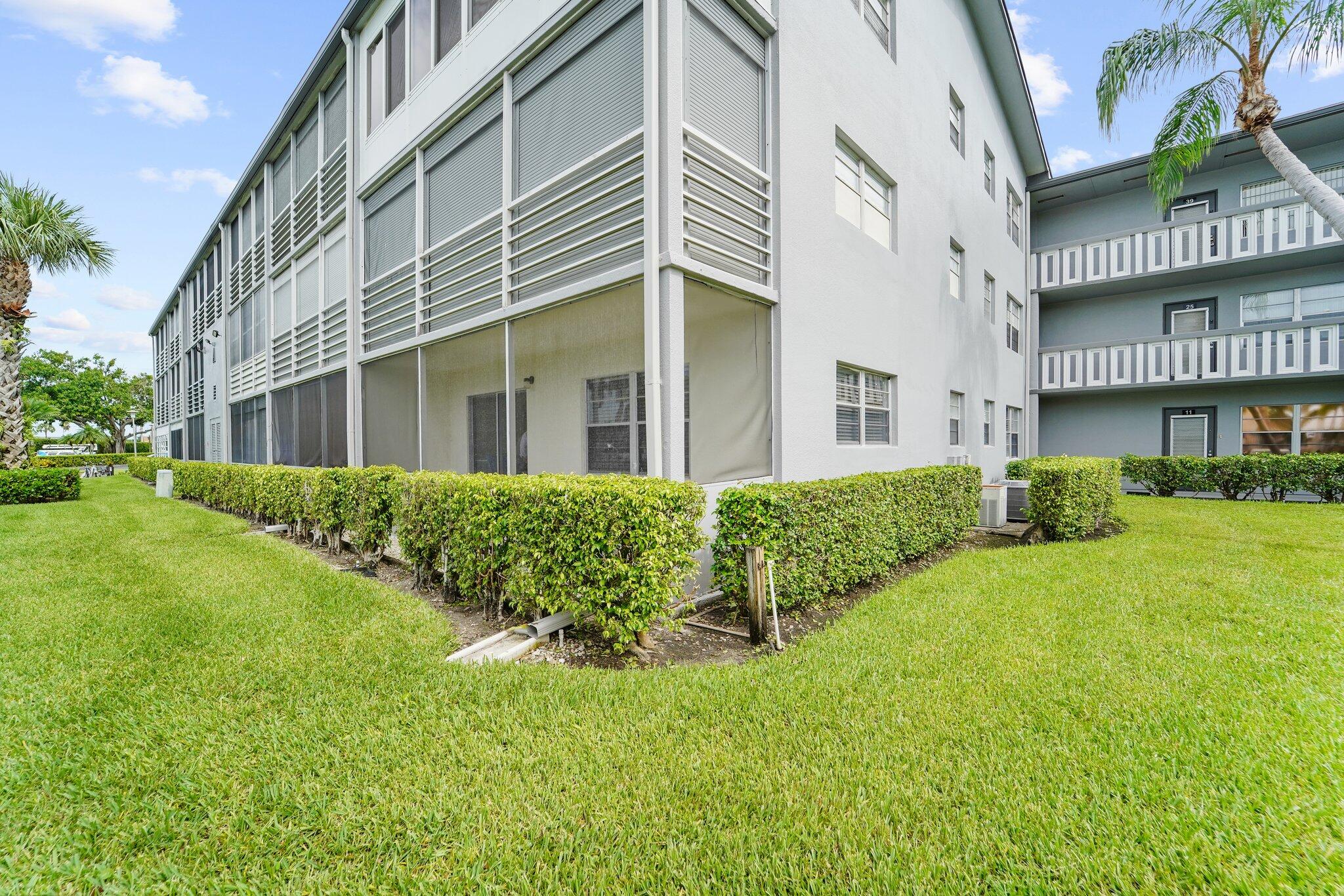 10 Suffolk A, Boca Raton, Palm Beach County, Florida - 2 Bedrooms  
1.5 Bathrooms - 