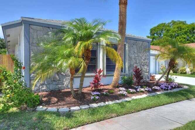 Property for Sale at 11405 Whisper Lake Way, Boca Raton, Palm Beach County, Florida - Bedrooms: 4 
Bathrooms: 2  - $685,000