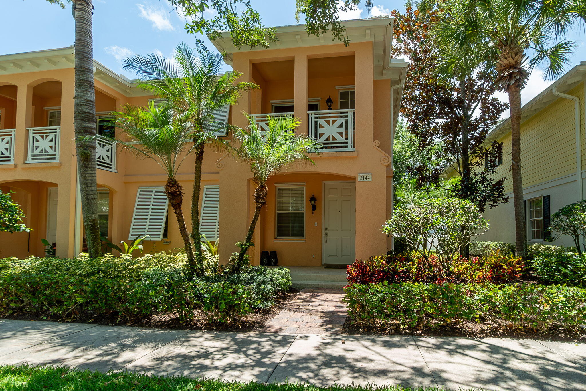 Property for Sale at 3144 W Community Drive, Jupiter, Palm Beach County, Florida - Bedrooms: 3 
Bathrooms: 2.5  - $575,000