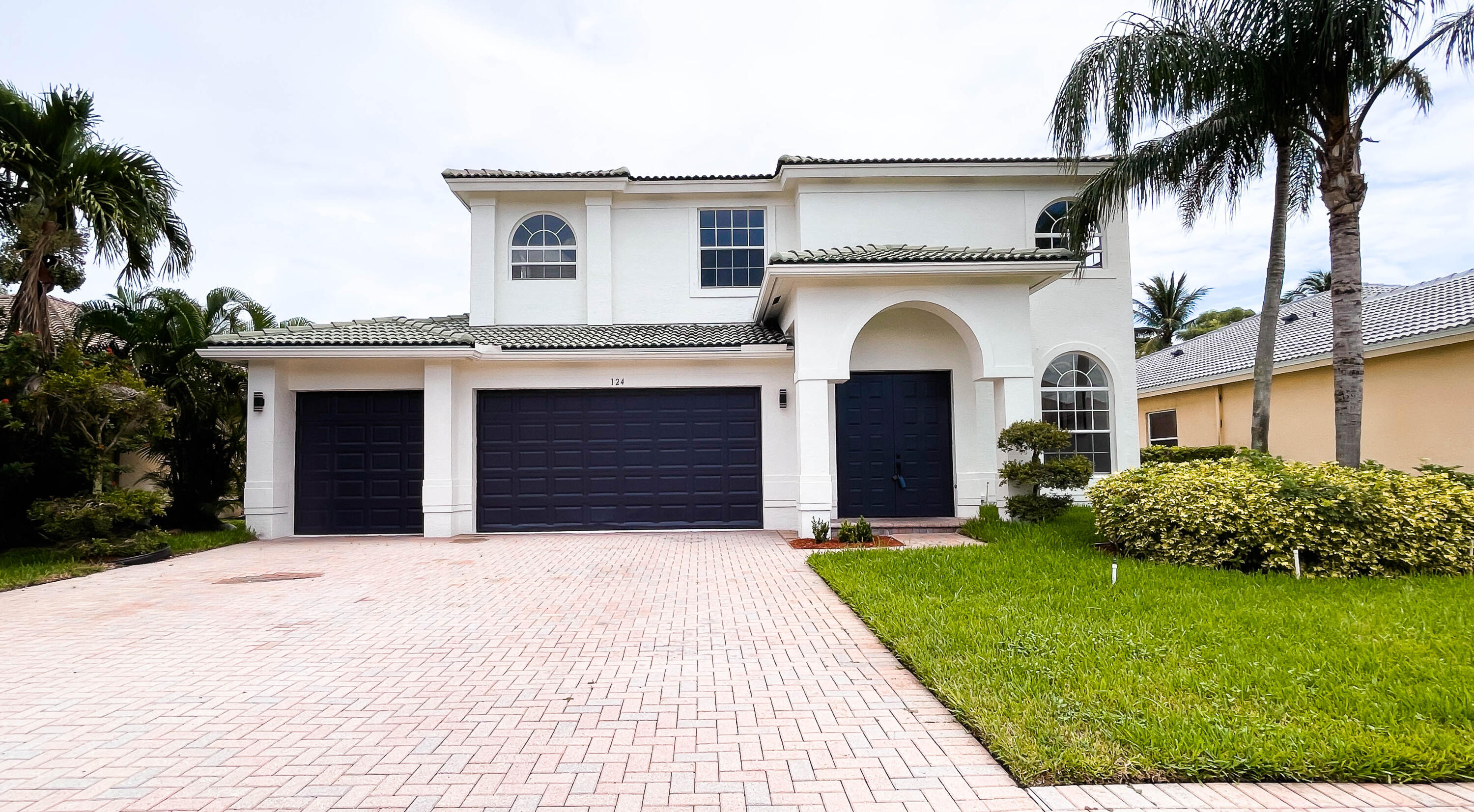 124 Bella Vista Way, Royal Palm Beach, Palm Beach County, Florida - 5 Bedrooms  
3 Bathrooms - 