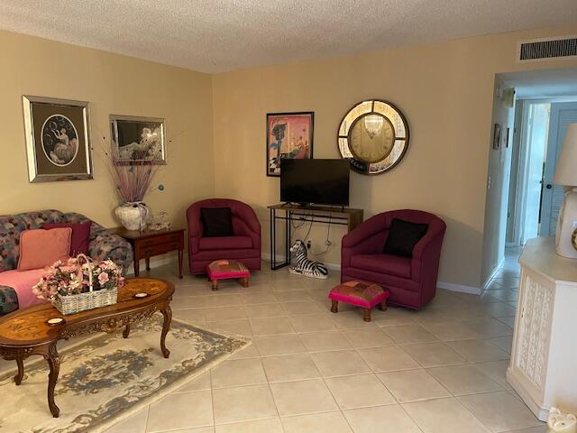 Property for Sale at 719 Flanders O, Delray Beach, Palm Beach County, Florida - Bedrooms: 2 
Bathrooms: 2  - $99,000