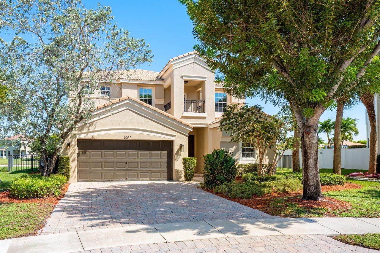 2261 Balsan Way, Wellington, Palm Beach County, Florida - 6 Bedrooms  
3.5 Bathrooms - 