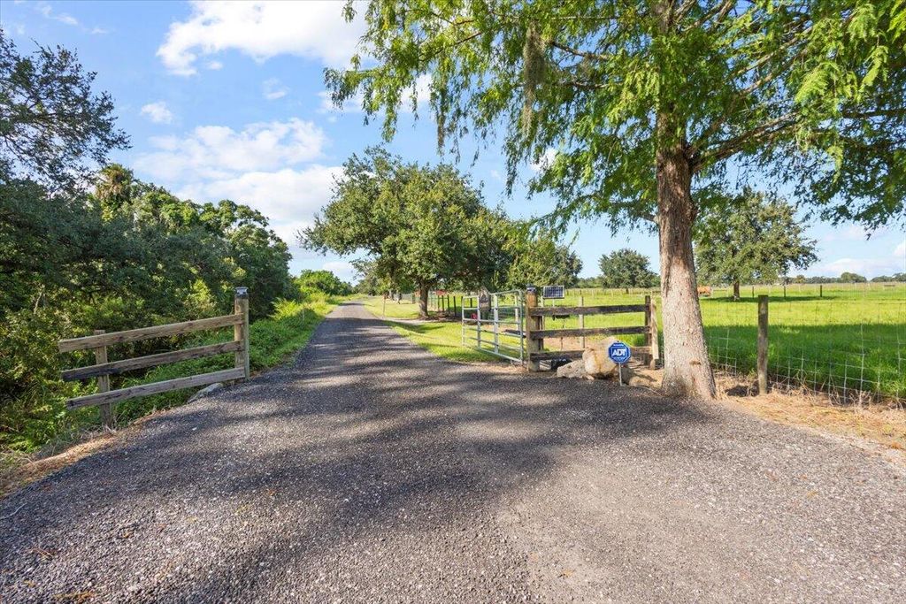 Photo of 10300 Muller Road, Fort Pierce, FL 34945 (MLS # RX-11124763)