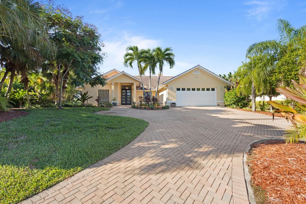 Photo of 2682 SE Erickson Drive, Port Saint Lucie, FL 34984 (MLS # RX-10828544)