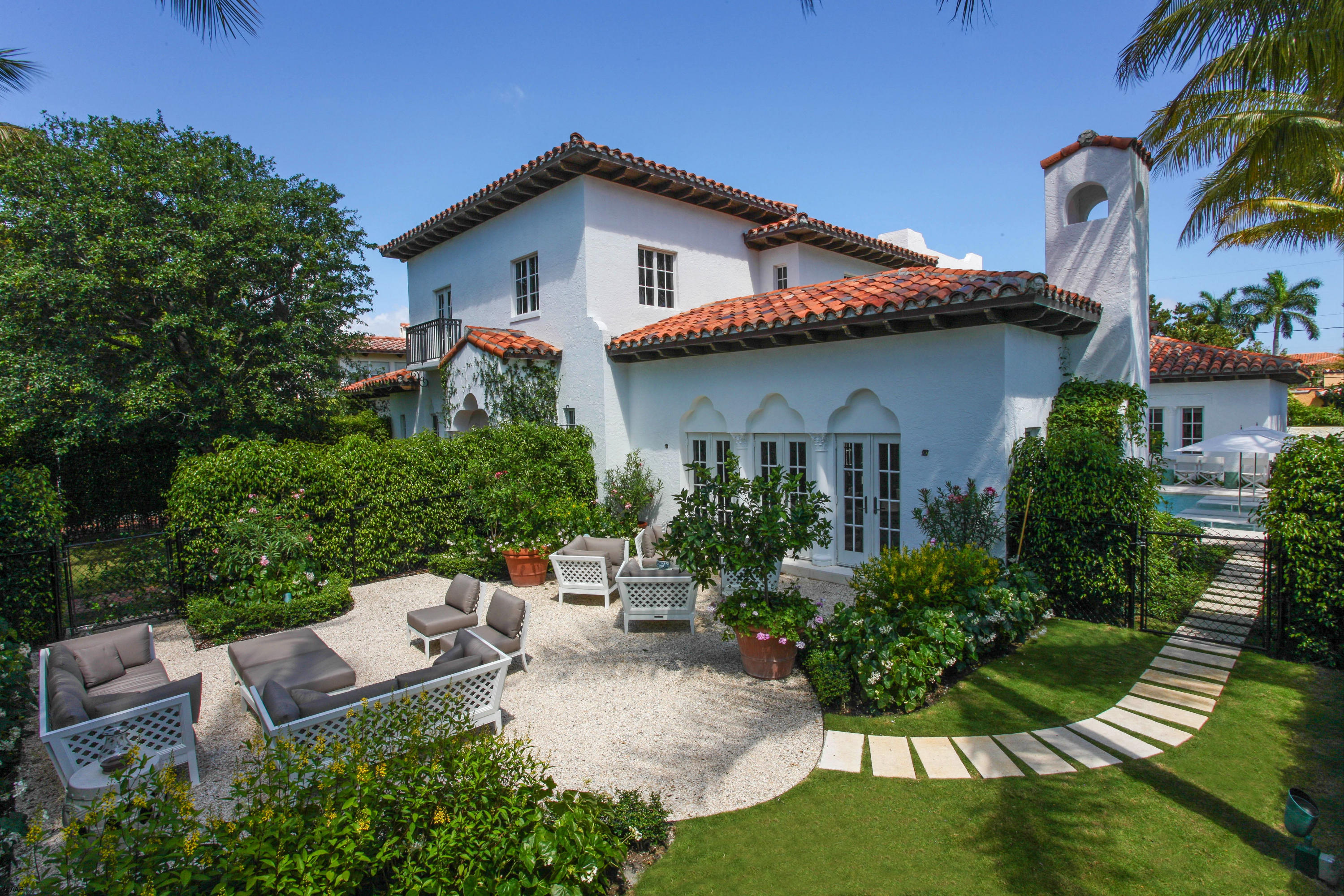 Photo 1 of 229 E Lakewood Road, West Palm Beach, Florida, $3,795,000, Web #: 10124933